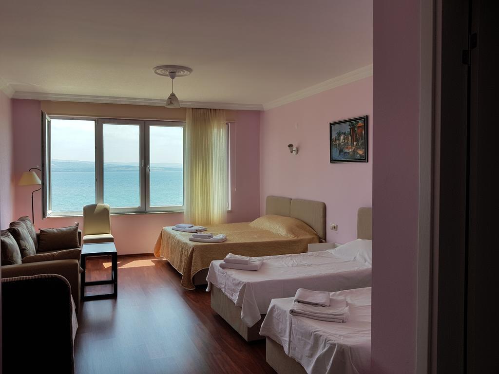 Flora Hotel Burhanli Экстерьер фото