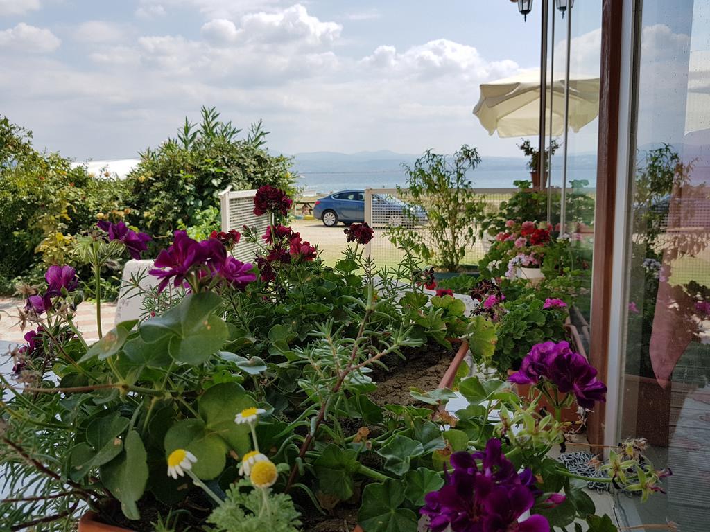 Flora Hotel Burhanli Экстерьер фото